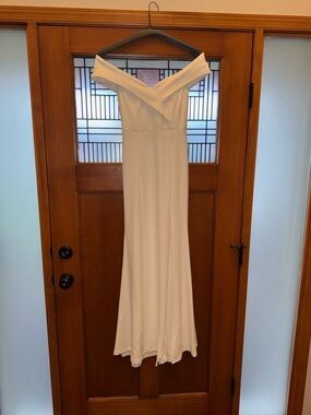 Off-Shoulder White Women’s Evening Dress